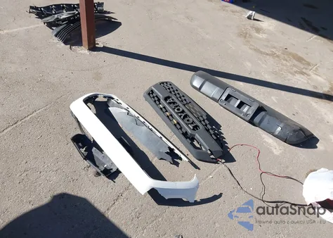 2019 Toyota Tacoma Trd Off Road z USA, uszkodzony, nr VIN 3TMAZ5CN4KM092664